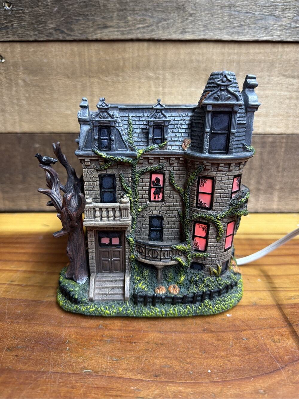 Hawthorne Village FRANKLIN CASTLE America's Most Haunted Village Collection